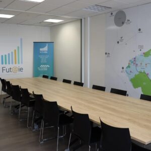 Intérieur du centre de formation DFCF Formations avec salle de cours et équipements pédagogiques